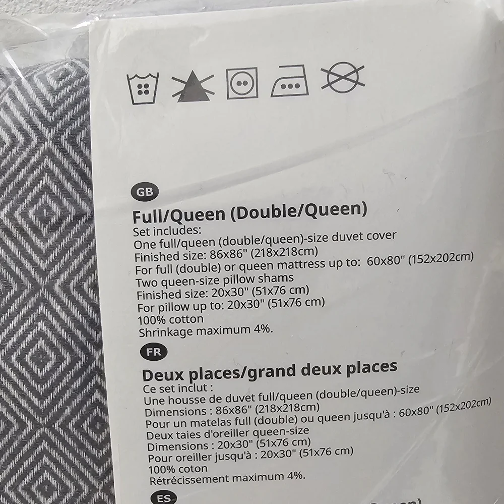 IKEA - VÄSTKUSTROS Duvet Cover Set - Picture 5 of 12